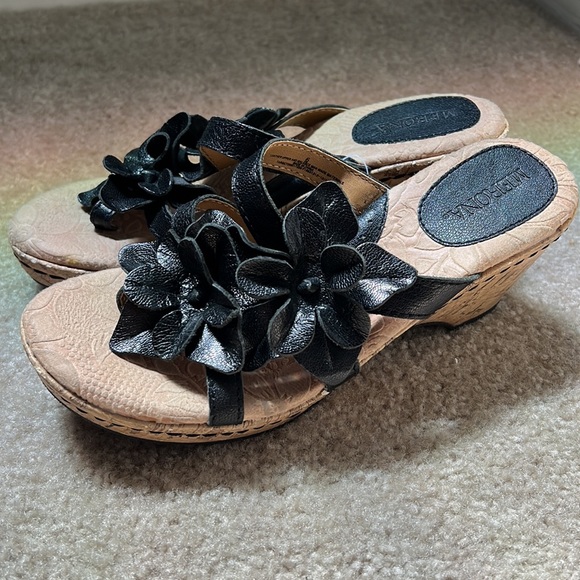 Wedge flip flops! Size 6 NEW - Picture 4 of 7